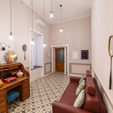 Le-Chiavi-Di-Casa-Bed-Breakfast-Naples-Exterior