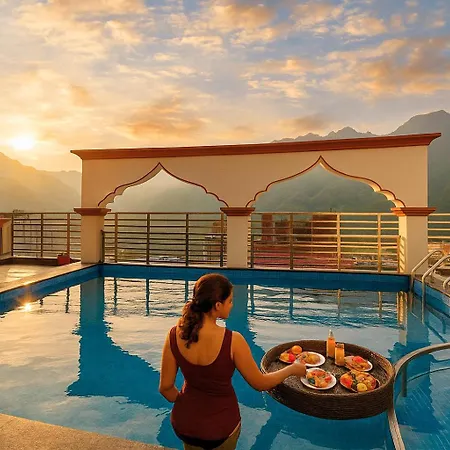 Arogyadham-Wellness-Retreat-Hotel-Rishikesh-People