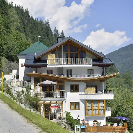 Hotel-Garni-Bergwelt-See-Exterior