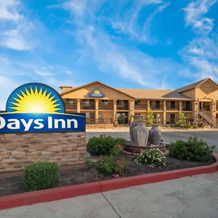 Days-Inn-By-Wyndham-Galt-Elk-Grove-South-Exterior