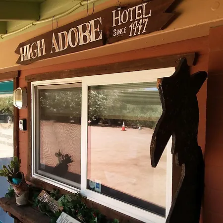 Hilltop-Tavern-And-Inn-Apple-Valley-Amenities