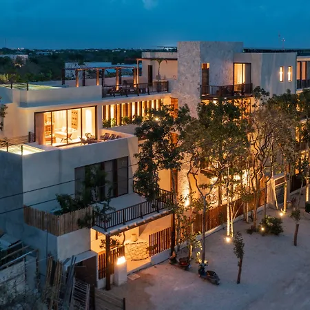 Unho-Tulum-Hotel-Exterior