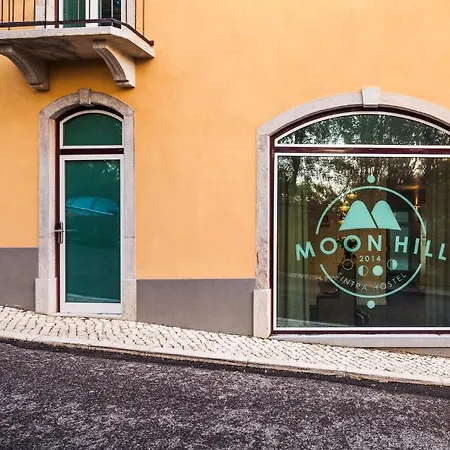 Moon-Hill-Hostel-Sintra-Exterior