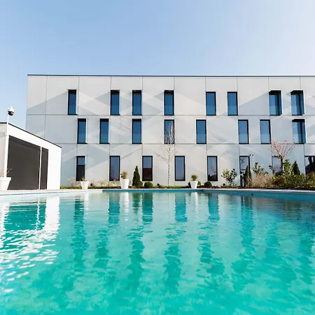 Hotel-Dali-Val-DEurope-Tapestry-Collection-By-Hilton-Chanteloup-en-Brie-Exterior