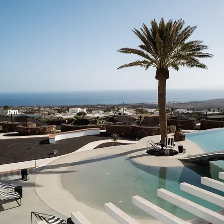 Cesar-Lanzarote-Luxury-Boutique-Hotel-Adults-Only-La-Asomada-Business