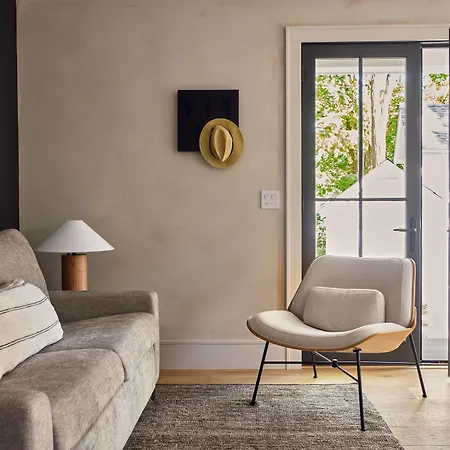 9-Academy-Aparthotel-Salisbury-Room