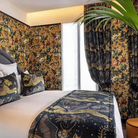 Hotel-Ginette-A-La-Folie-Spa-Paris-Room