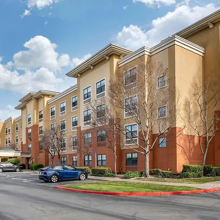 Extended-Stay-America-Premier-Suites-Oakland-Alameda-Exterior