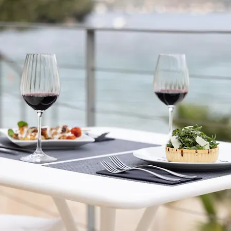 TaraS-Lodge-Zrnovo-Macro-Details