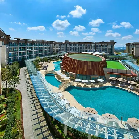 Marriott-Jeju-Shinhwa-World-Hotel-Seogwipo-Exterior
