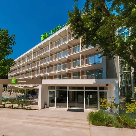 Ibis-Styles-Golden-Sands-Roomer-Hotel-Exterior