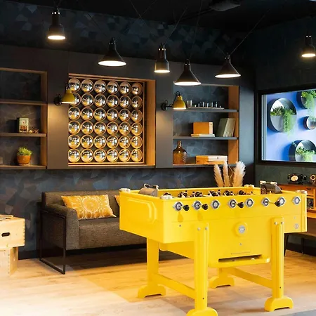 Ibis-Styles-Dreux-Centre-Gare-Hotel-Interior