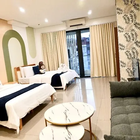 Sapphire-Seaview-Park-Suites-Near-Okada-Solaire-Moa-Naia-Airport-Bayview-Pasay-Exterior
