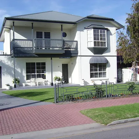 Glenelg-Sea-Breeze-Bed-Breakfast-Adelaide-Exterior