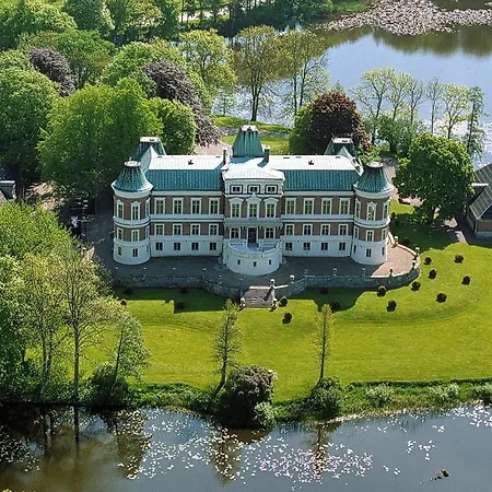 Haeckeberga-Slott-Hotel-Genarp-Exterior