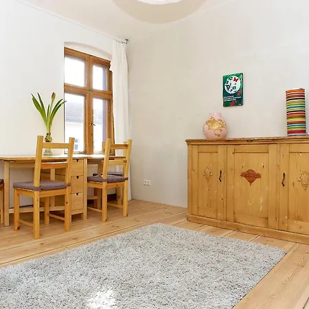 Berlin-Apartments-Mitte-Room