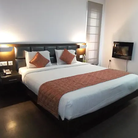 R-T-Hill-View-Hotel-Kodaikanal-Beds