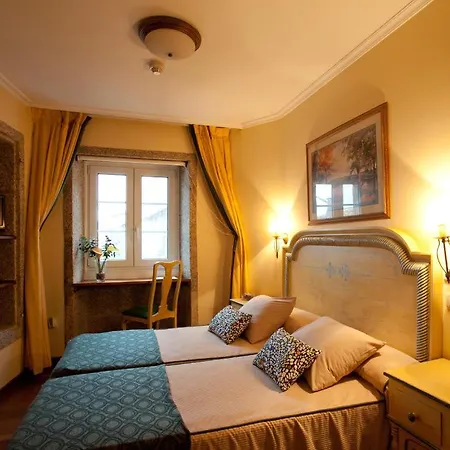 Hotel-Fonte-De-San-Roque-Santiago-de-Compostela-Room