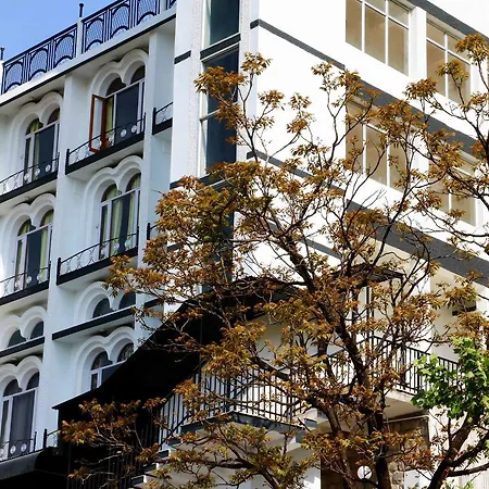 The-Three-Oaks-Boutique-Hotel-Mussoorie-Exterior