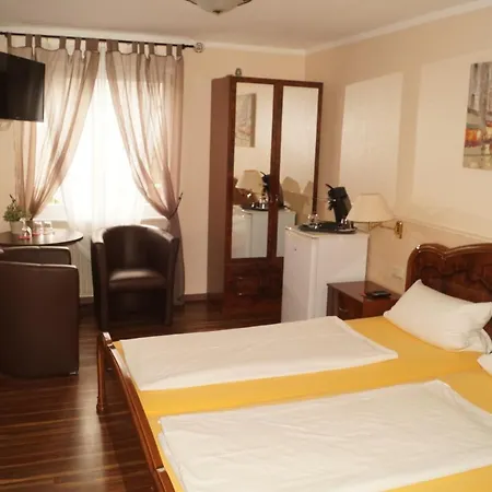 Hotel-Boos-Worms-Room