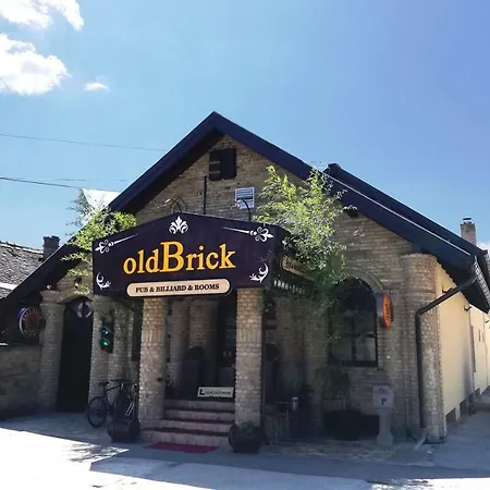 Oldbrick-Pub-Hotel-Sombor-Exterior