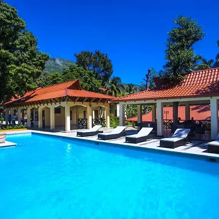 Auberge-Villa-Cana-Cap-Haitien-Interior