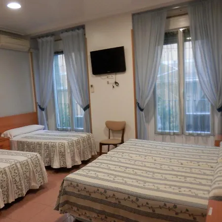 Hostal-Del-Pez-Azul-Madrid-Room