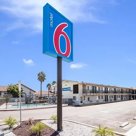 Motel-6-Moreno-Valley-Riverside-March-Air-Base-Exterior