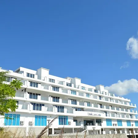 Residences-Sommet-Port-Salut-Exterior