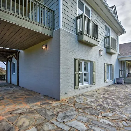 Serving-Southern-Charm-At-This-Clarkesville-House-Exterior